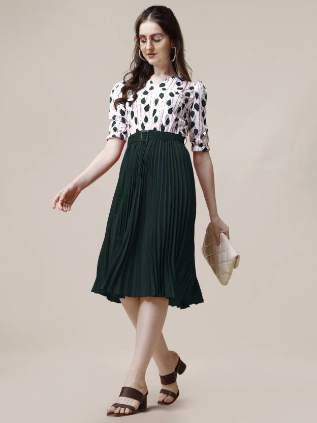 Flawless V-Neck Crepe Western Dress