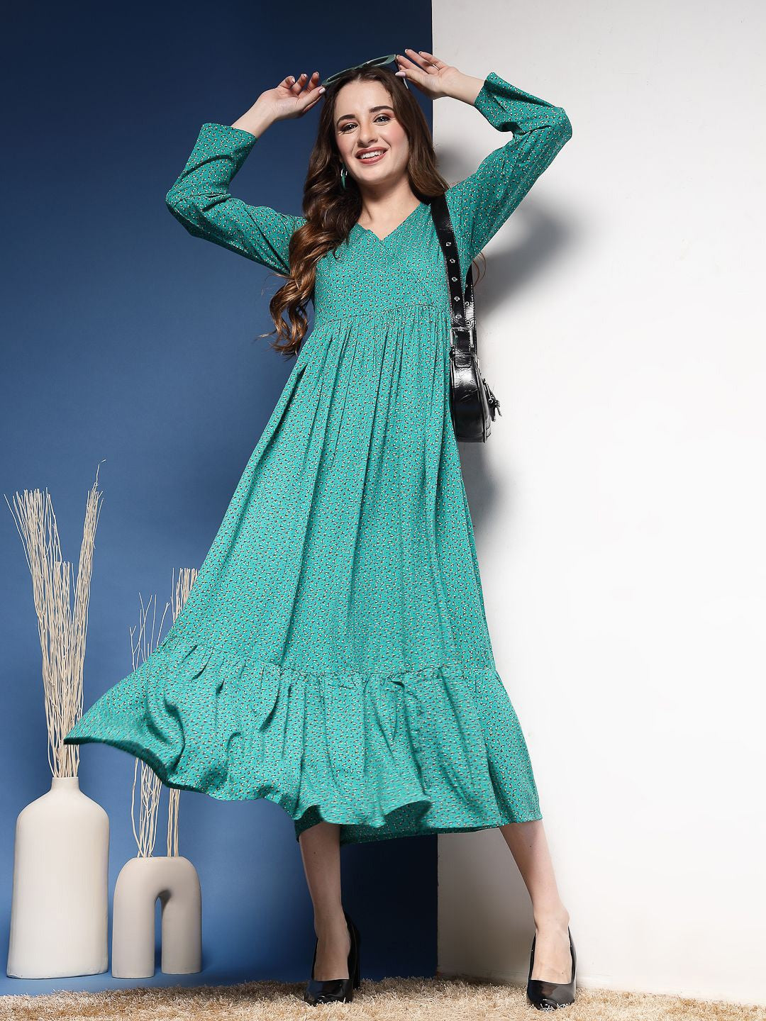 Green Solid Print V Neck Maxi Dress